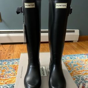 Hunter Norris field Boots size 8. Brand new in box. Never worn